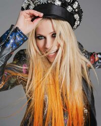 Avril-FAULT-Magazine-5-1.jpg