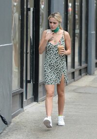 kiernan-shipka-in-summer-mini-dress-new-york-09-07-2021-6_thumbnail.jpg