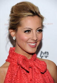63613_MCFan_for_celeblounge10_02_201100_00_21_122_393lo.jpg