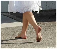Ashlee-Simpson-Wentz-Feet-160780.jpg