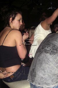 _britney_spears_thong_pull_01_122_129lo.jpg