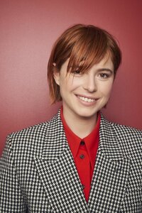 Jessie Buckley.jpg