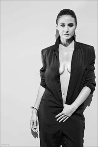 Emmanuelle_Chriqui_____Ocean_Drive_Magazine__2_.jpg