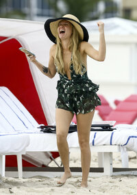 chanel west coast in beach (15).jpg