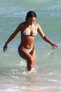 karrueche tran in bikini (20).jpg