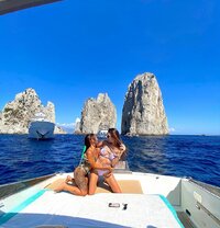 sofia giaele de dona in barca 02.jpg