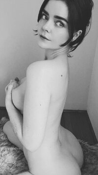 900x1600 5bd45ffef19239767f48db2f20f7c229.jpg