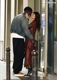 Emily-Ratajkowski-Sexy-19-The-Fappening-Blog-3.jpg