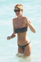 Alessia_Marcuzzi_Bikini_Candids_on_the_Beach_in_Miami_January_24_2013_39-01262013121959000000.jpg